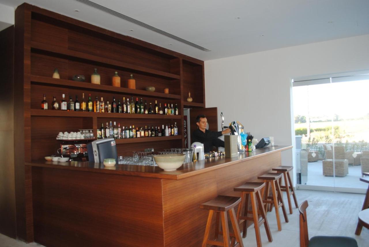 Gold Lagoon Kosher Hotel Пафос Екстериор снимка