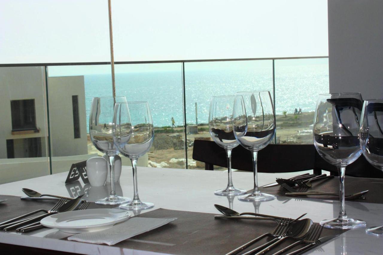 Gold Lagoon Kosher Hotel Пафос Екстериор снимка