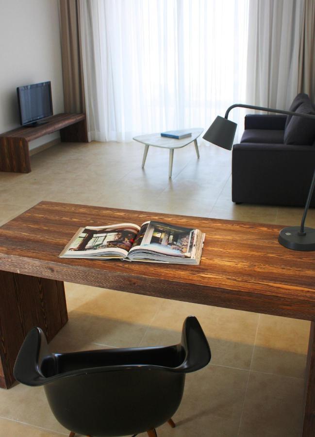 Gold Lagoon Kosher Hotel Пафос Екстериор снимка