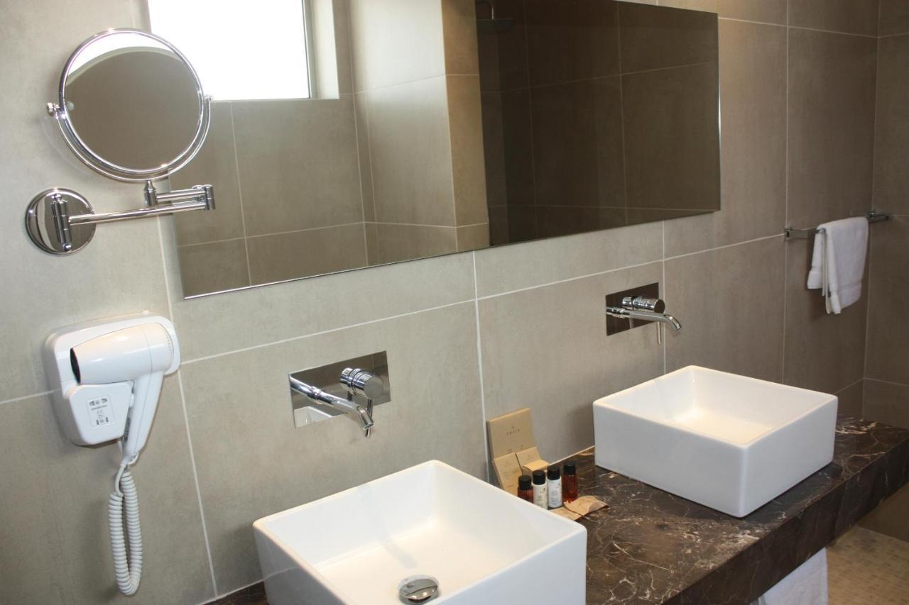 Gold Lagoon Kosher Hotel Пафос Екстериор снимка
