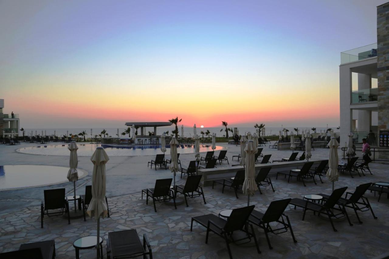 Gold Lagoon Kosher Hotel Пафос Екстериор снимка